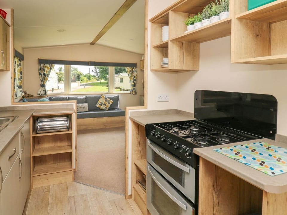 Caravan 6 at Blackmoor Farm near Tenby