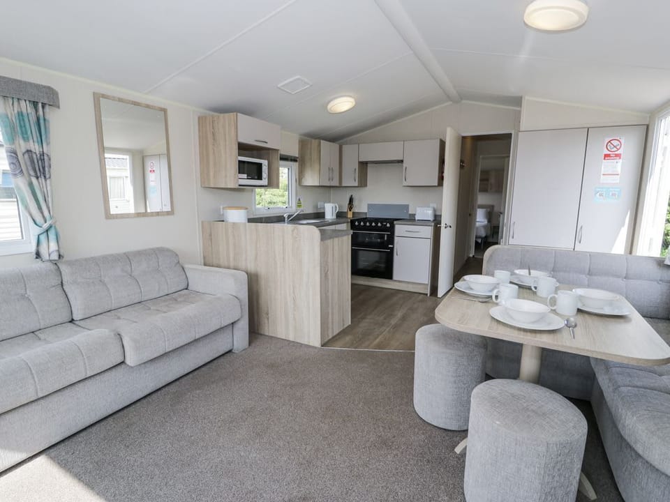 Manor House Gold 2 Bedroom (20C)
