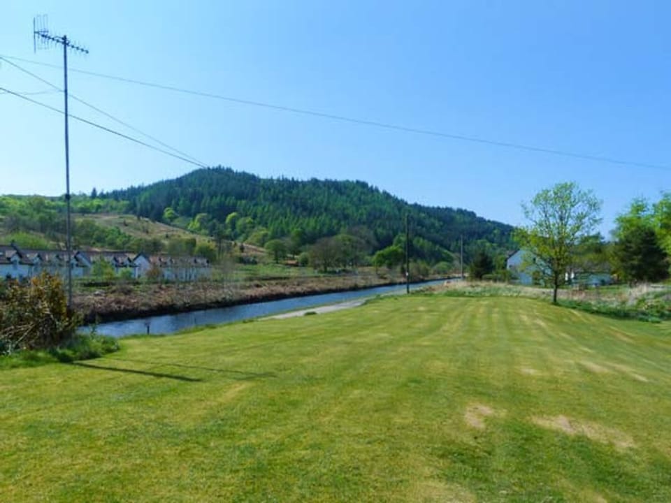 Crinan Canal Cottage
