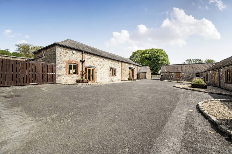 Harcombe House Rooms - First Floor Twin