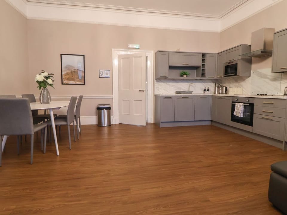 Central Vista Retreat
