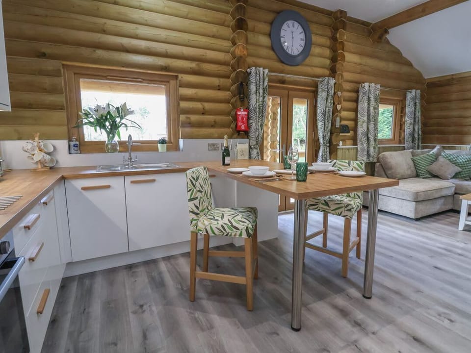 Redwood Lodge