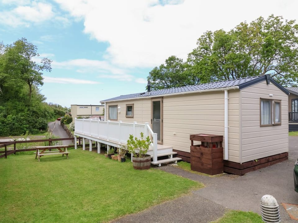 23 Manleigh Park