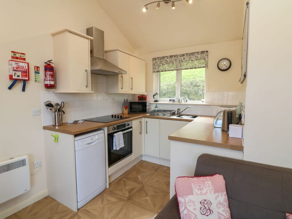12 Manleigh Park
