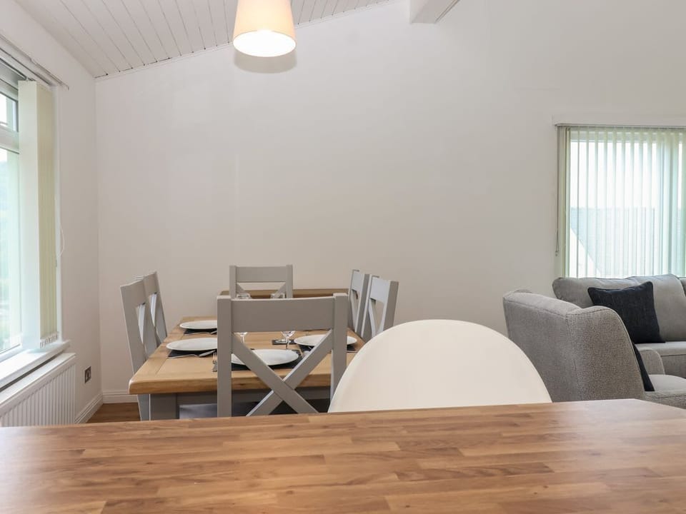 Harcombe House Bungalow – Pet Friendly with Wet Room