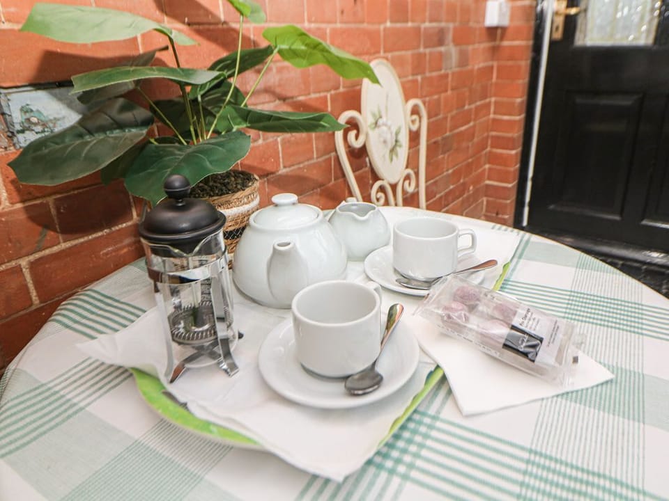 South Lodge - Longford Hall Farm Holiday Cottages