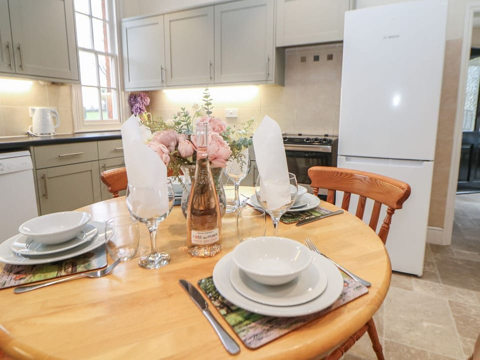 South Lodge - Longford Hall Farm Holiday Cottages