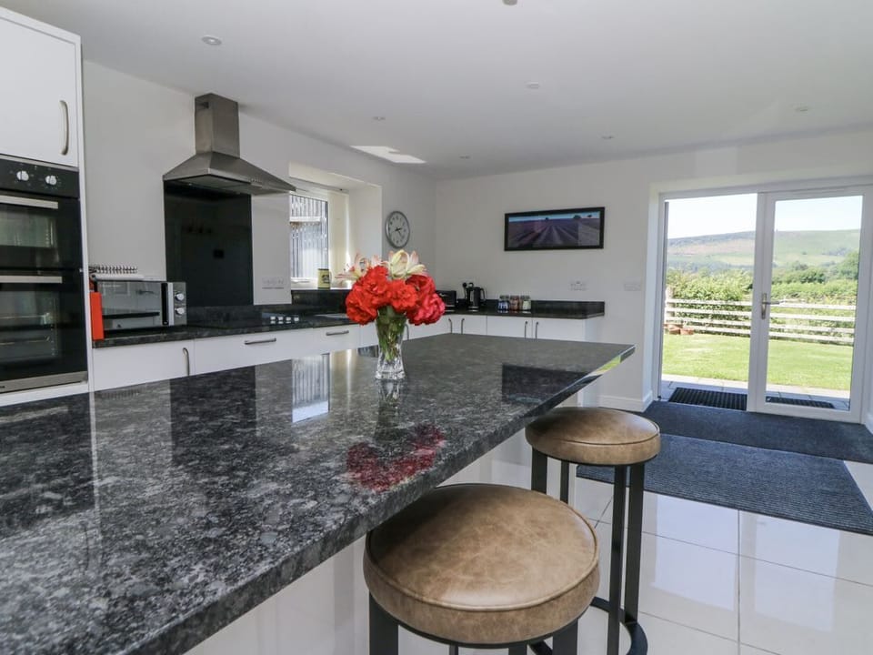 Little Penrhosgoch Barn