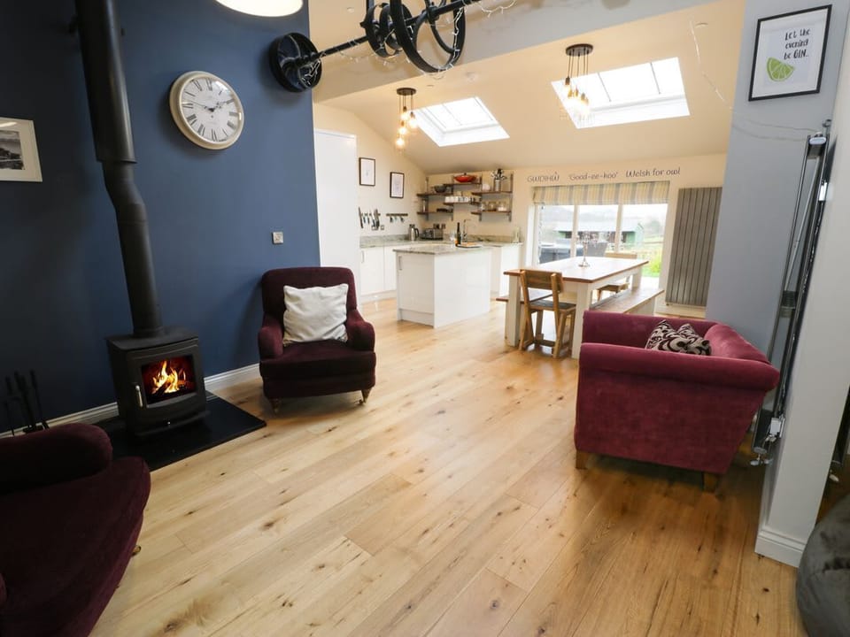 Horseshoe Cottage