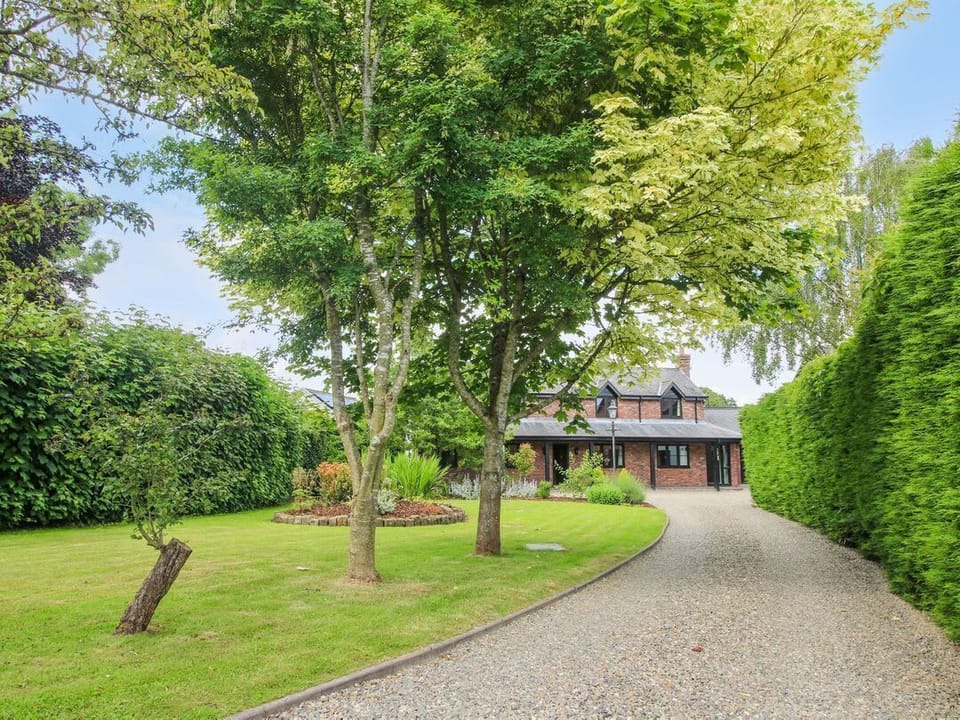 1 Clarkes Lane