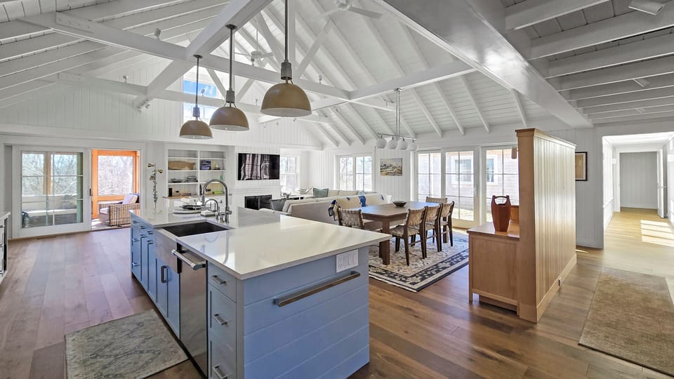 Open and bright main living area with vaulted ceiling