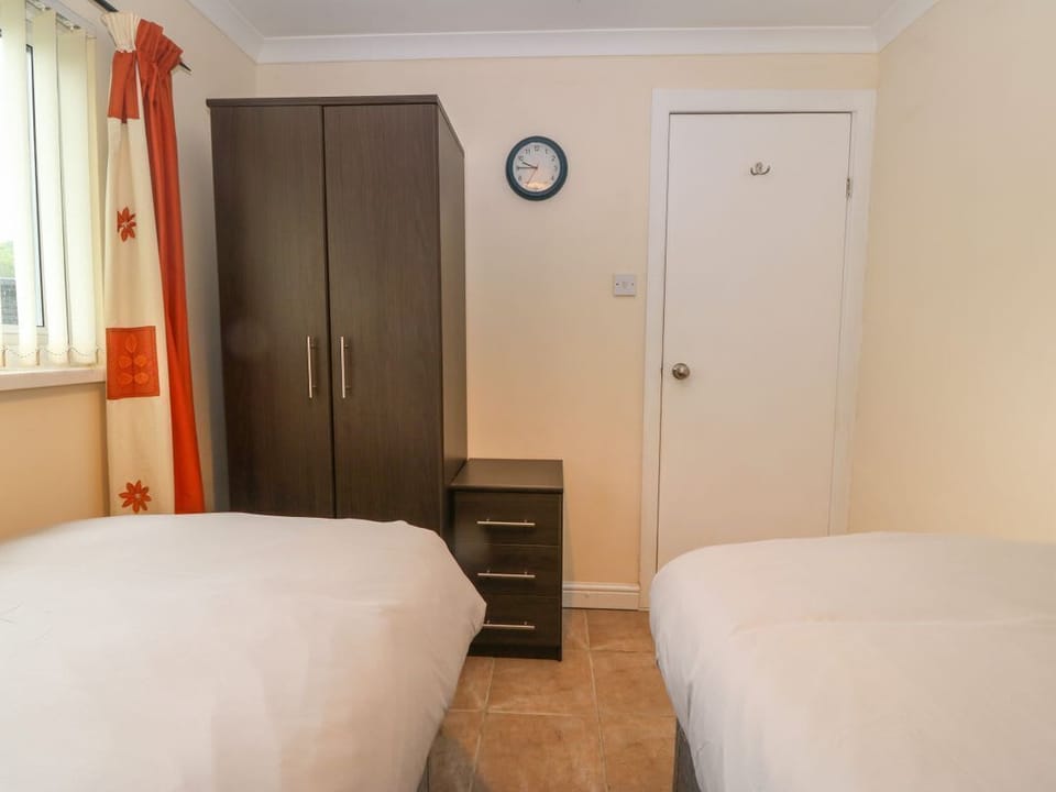 245 Riverside Lodge