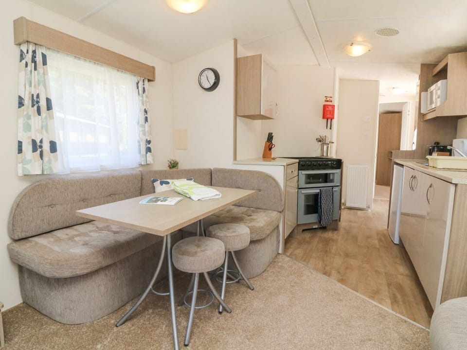 26 Manleigh Park