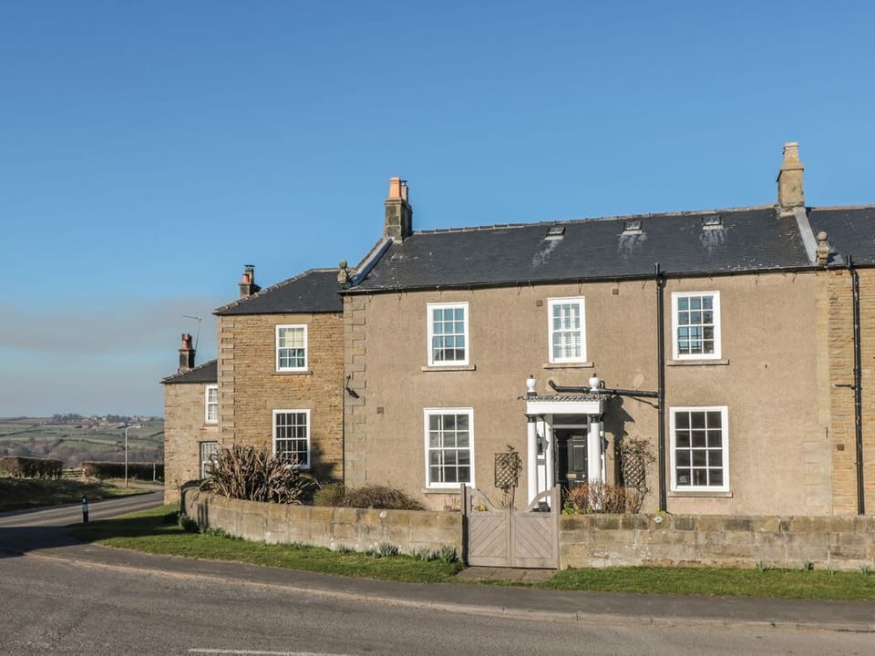 Sneaton Hall Apartment 4