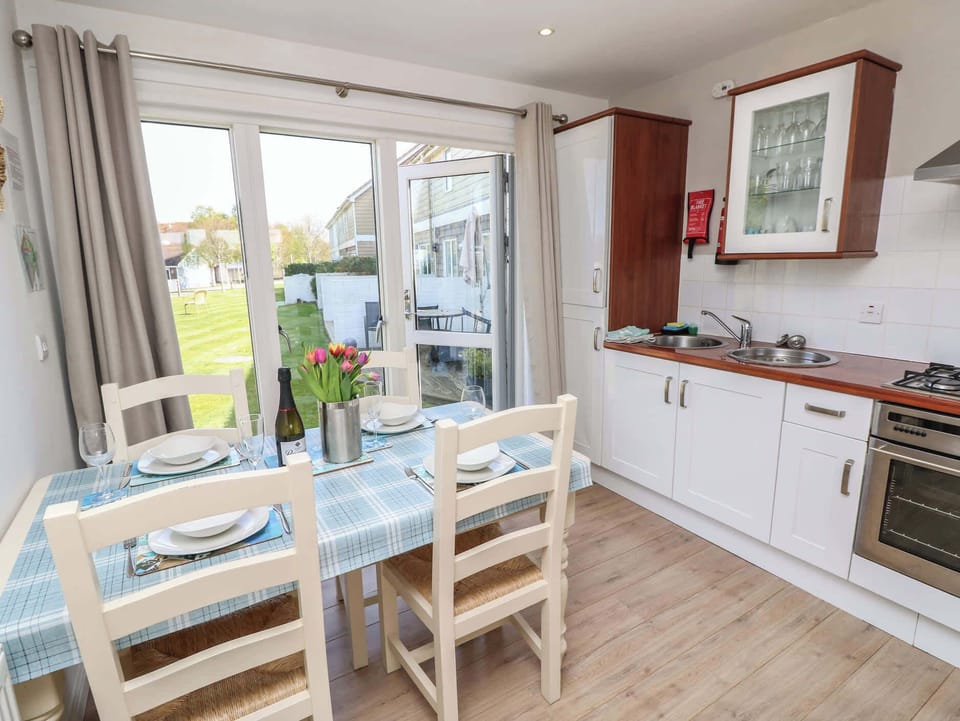 Plimoth N8