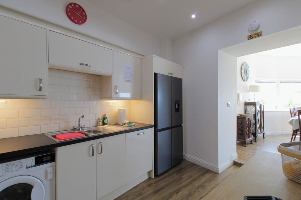 11 Cove View Apartments