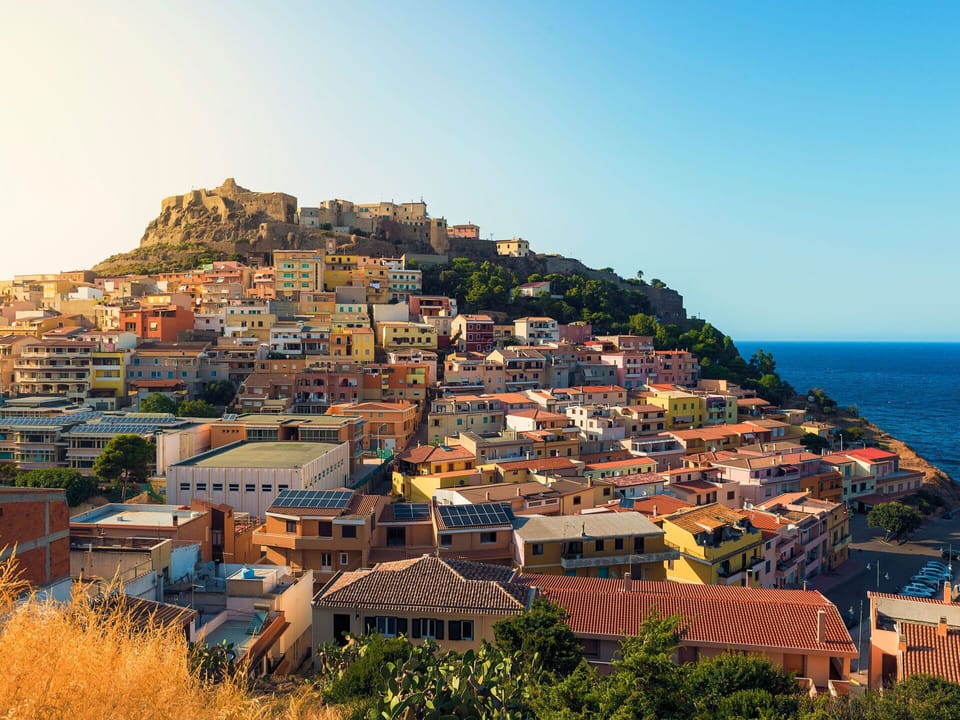 City, Neighbourhood, Town, Residential Area, Roof, Human Settlement, Tourist Attraction, Coast, Suburb, Village