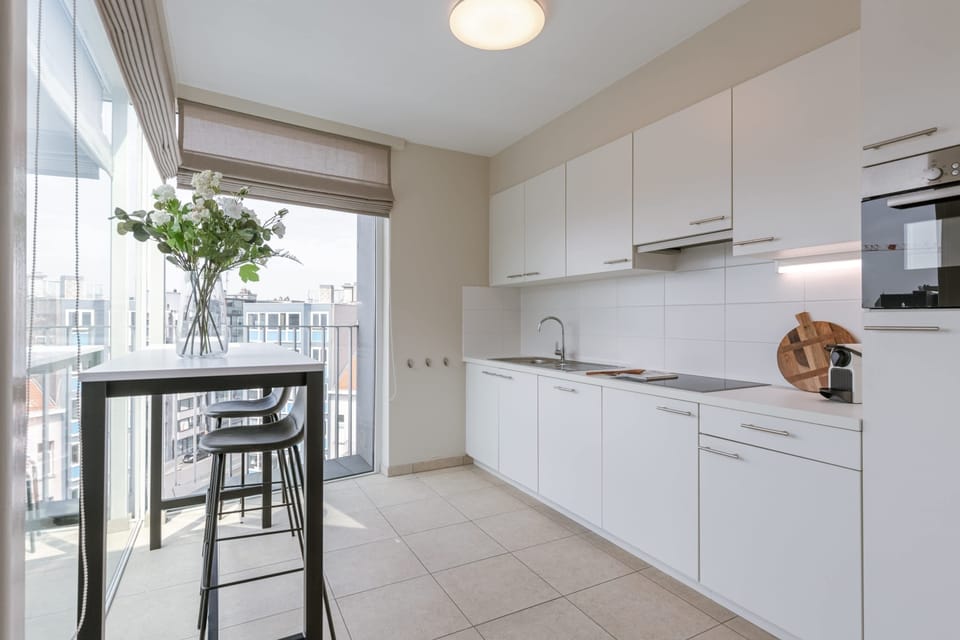 Fully equiped kitchen with extra seating