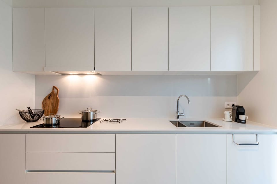 Modern, fully equipped kitchen