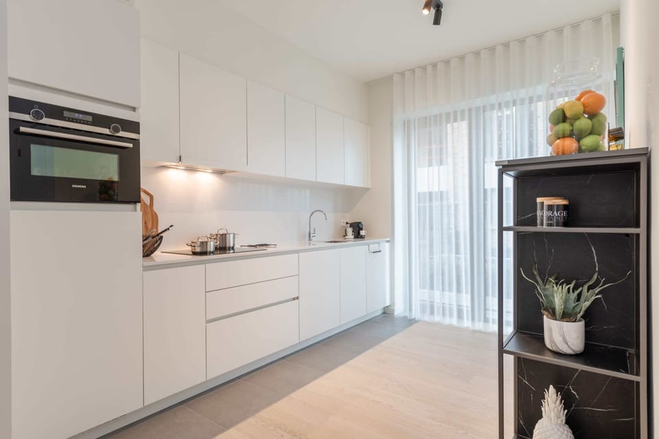 Modern, fully equipped kitchen