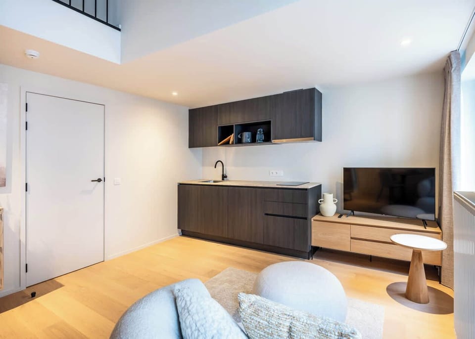 Stylish duplex studio with high-quality materials in the center of Ghent.