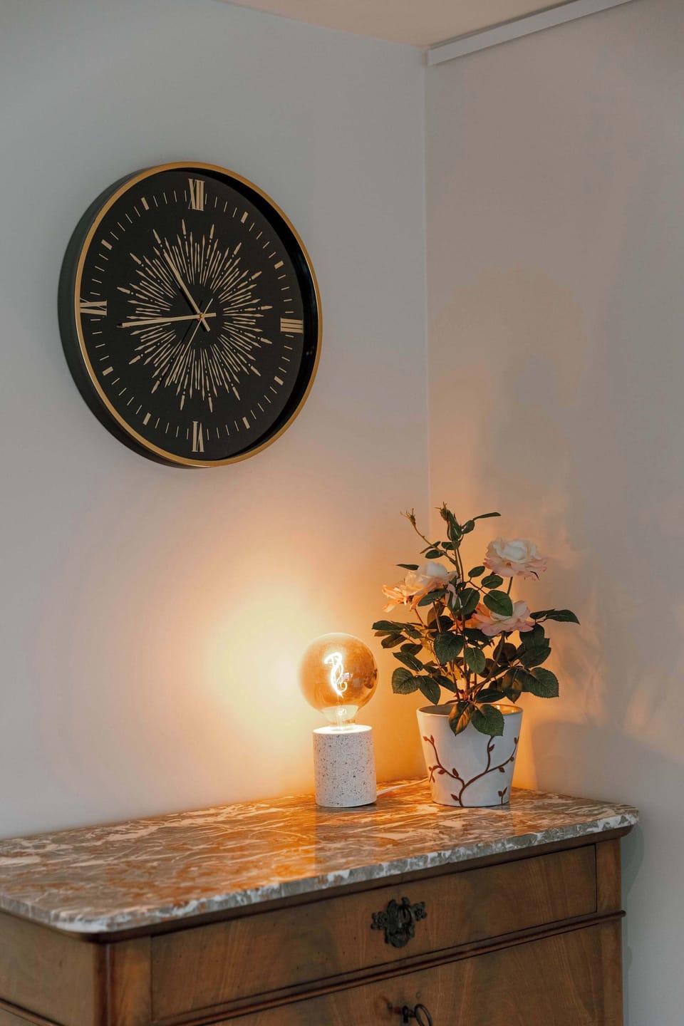 Decoration details