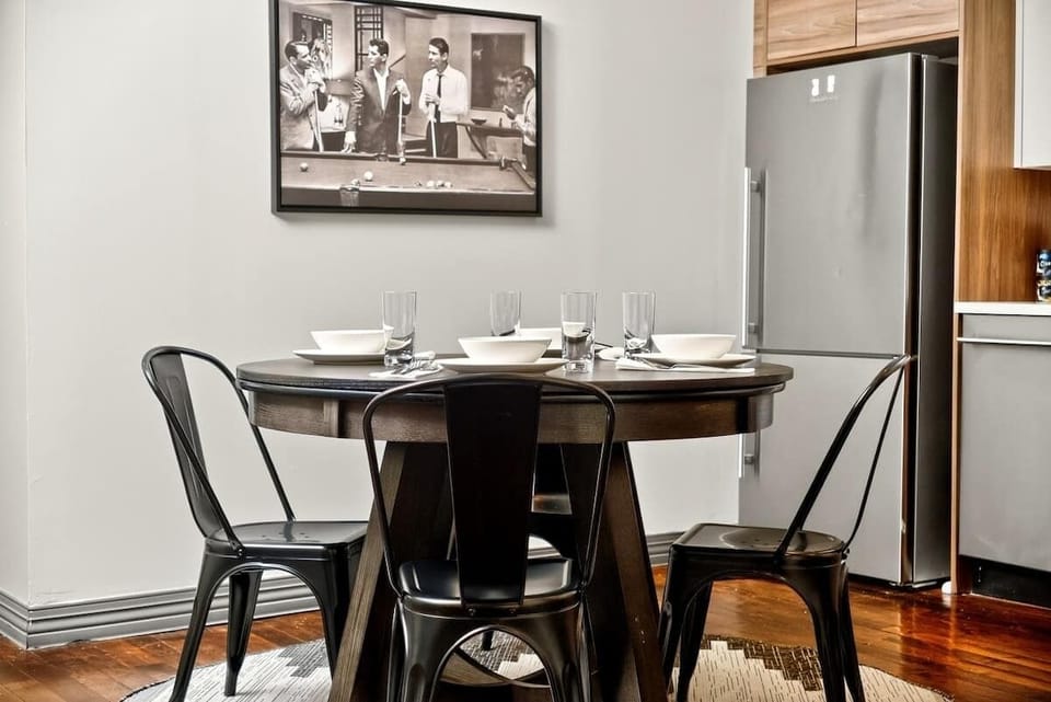 Classic Roundtable: Pull up to the retro-chic dining setup, perfect for swapping stories after a day on the road. 