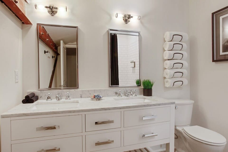 Full Bathroom 1 | Full Bathroom with Vanity and Shower | First Floor of Third Floor Unit