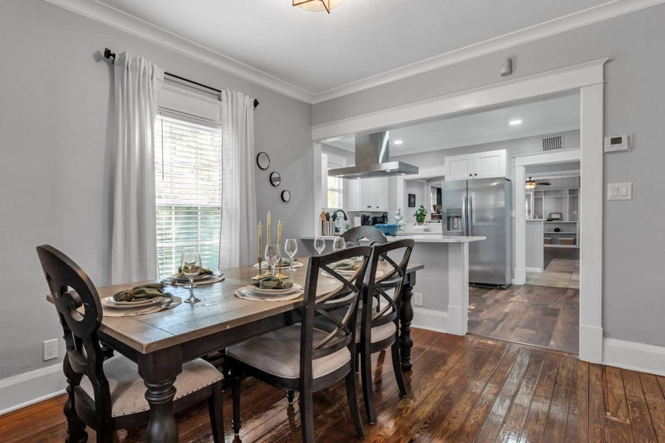 Inviting dining area just off the kitchen—ideal for shared meals, game nights, or morning coffee.