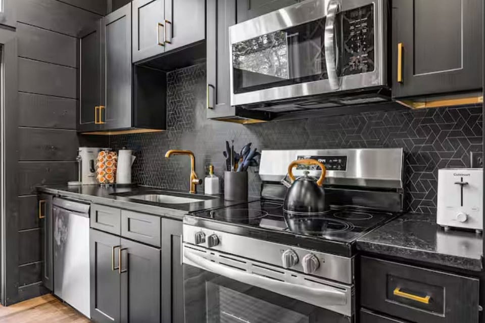 Full modern kitchen