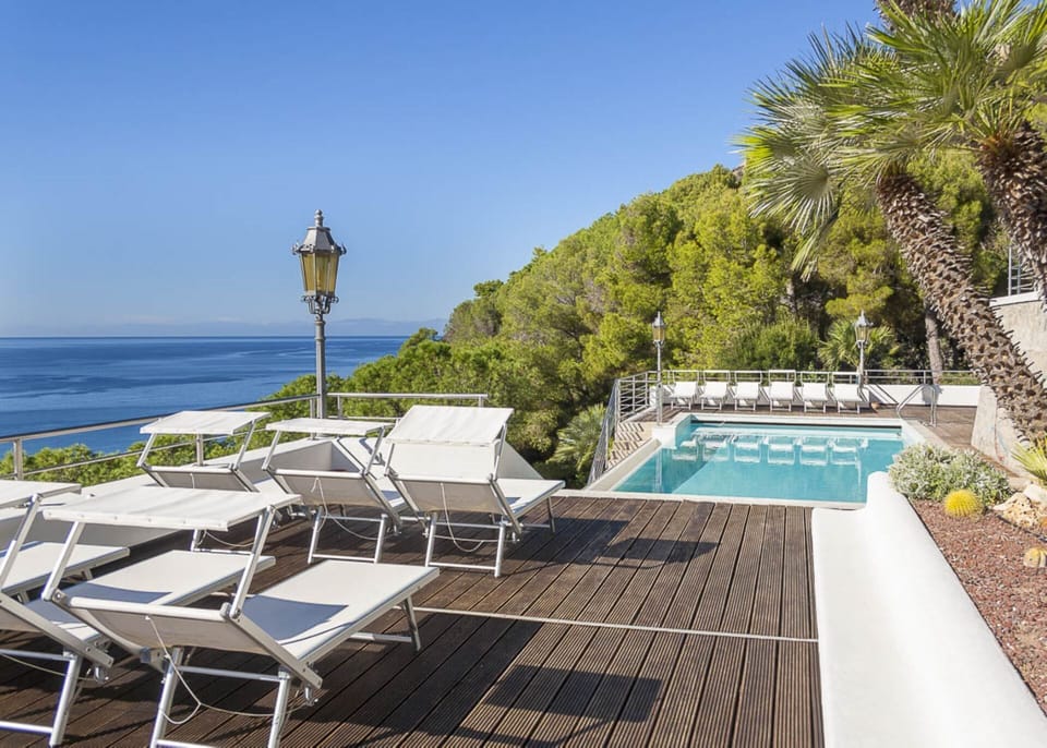 Villa Ritter Aurelia, with swimmingpool on Elba Island,  swimmingpool for common use