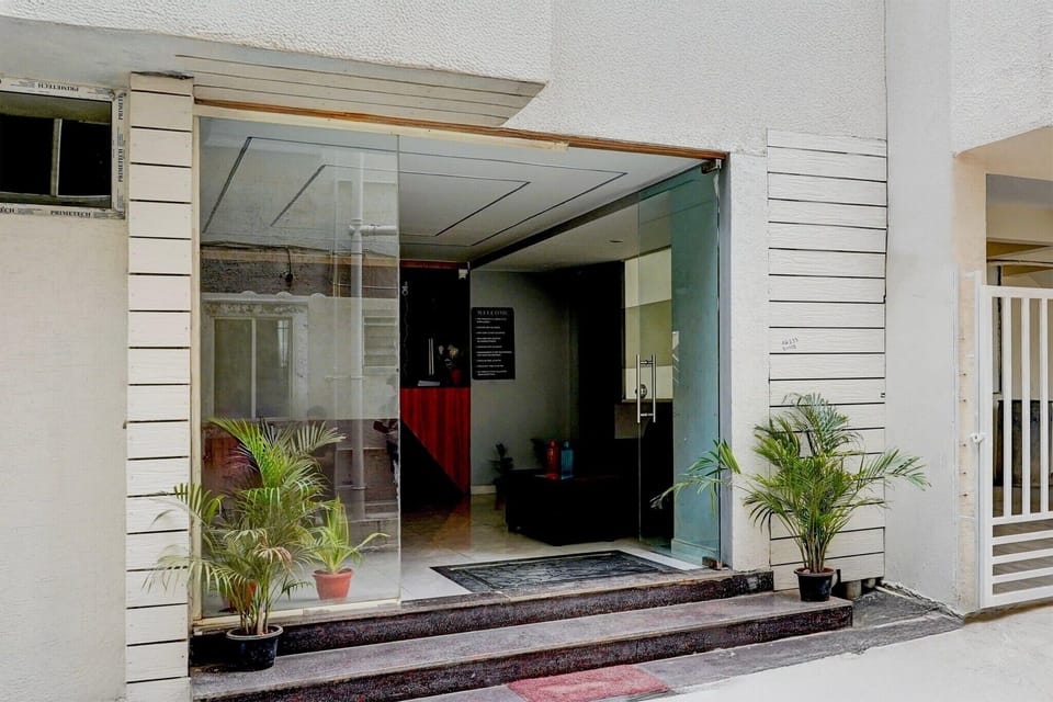 Entrance / Reception