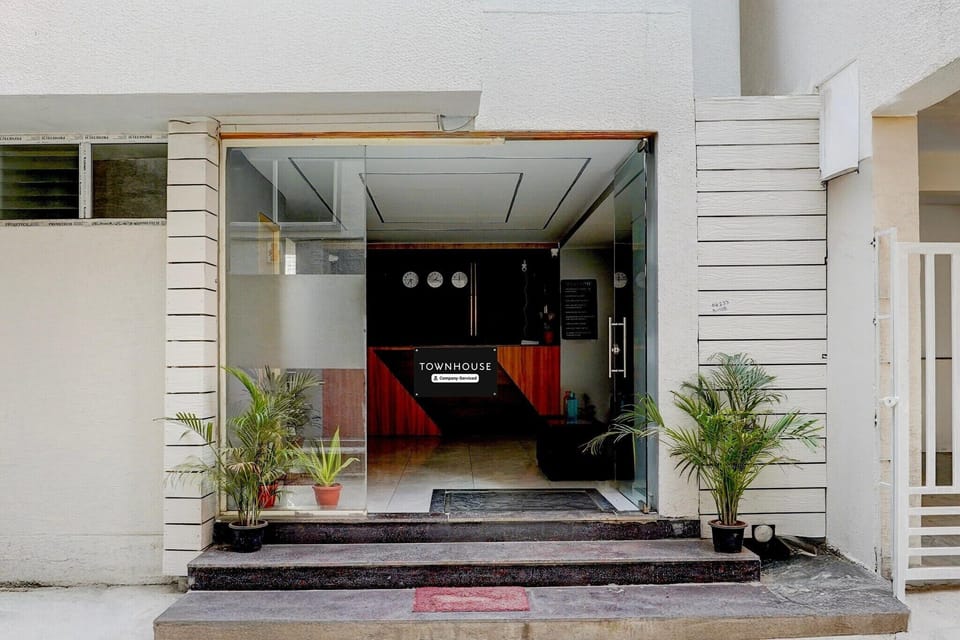 Entrance / Reception