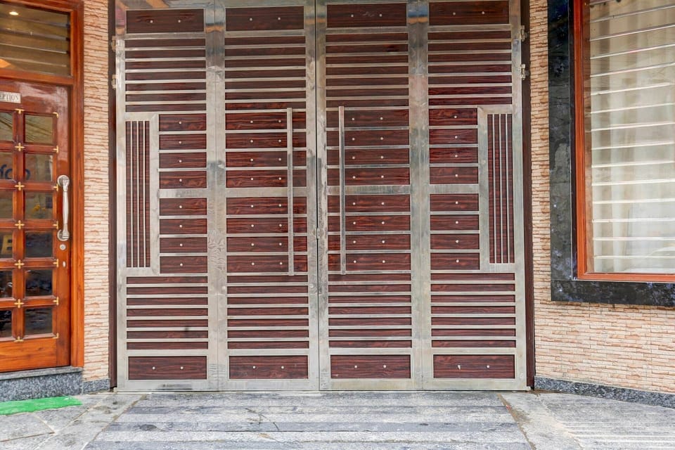 Entrance / Reception