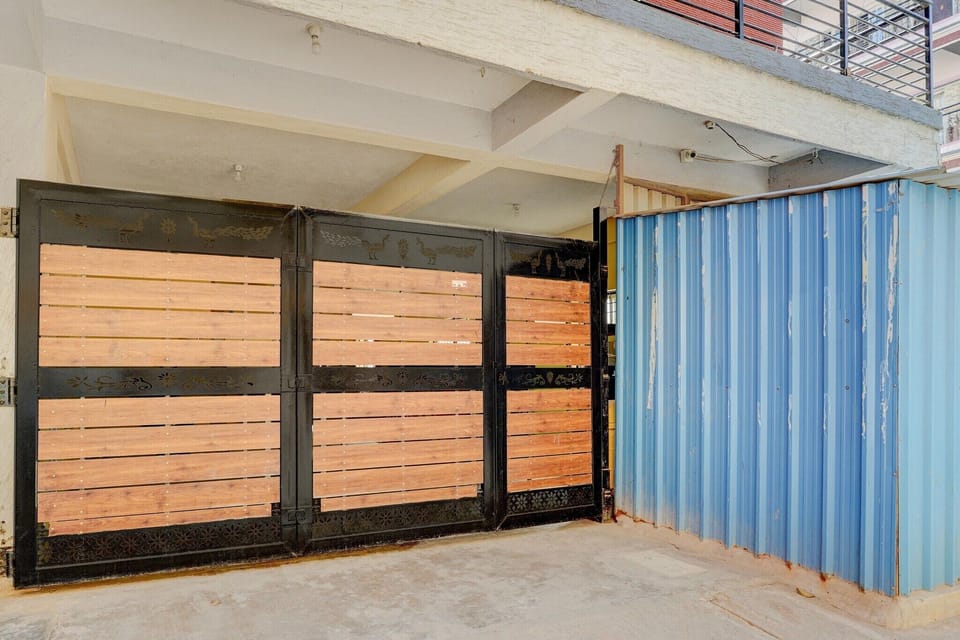 Entrance / Reception