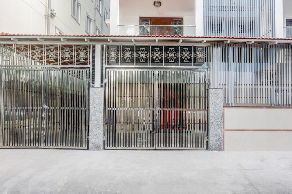 Entrance / Reception