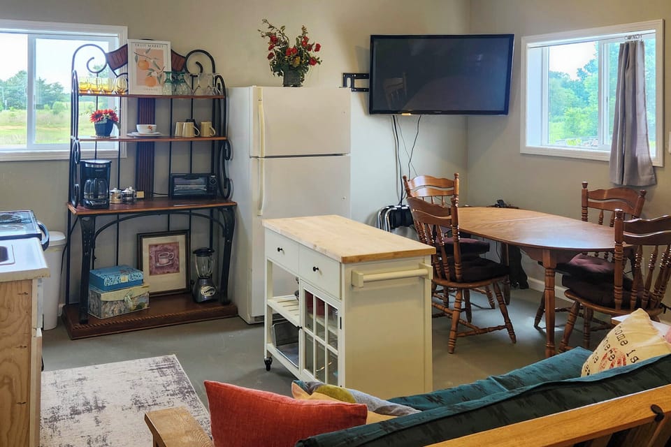 Studio | Kitchenette | Cooking Basics