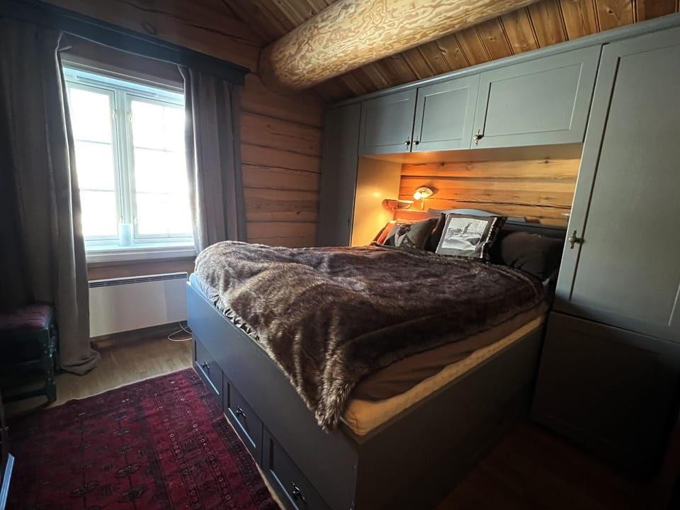 Double bed bedroom