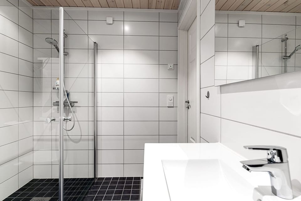 Modern bathroom