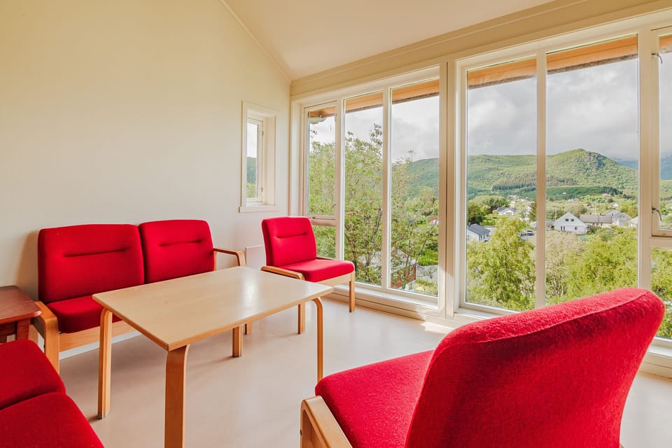 Common livivng-room in addition to a private one.