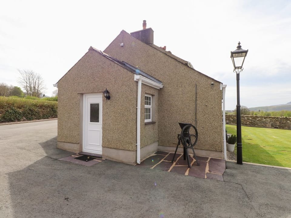 Garreg Wen Isaf Bach