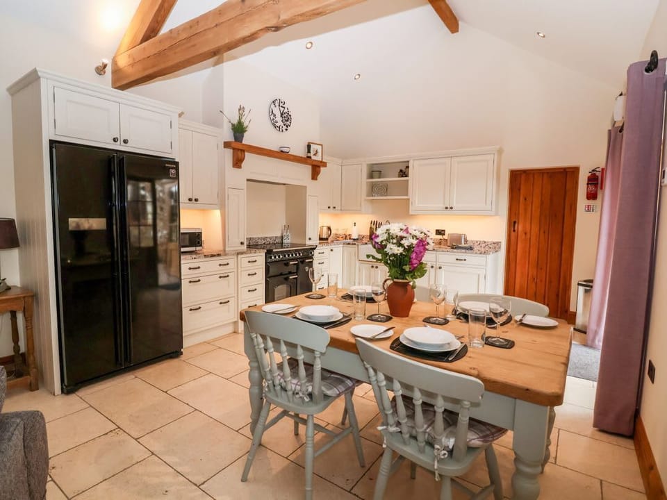 Mistal Cottage