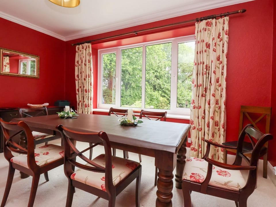 Raincliffe Manor