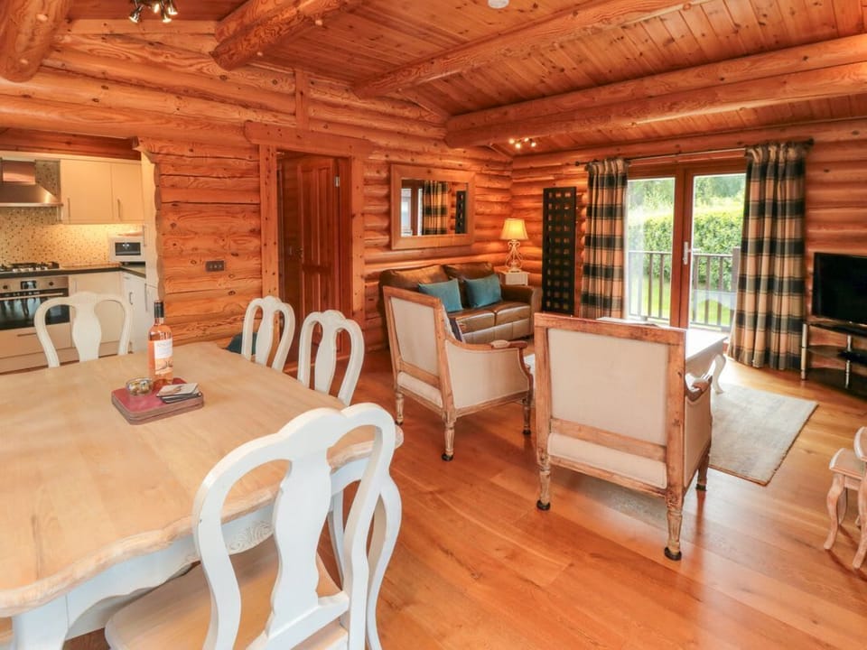 Endeavour Lodge 4