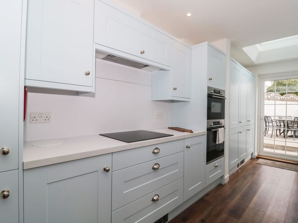 Quay Cottage - Sea View