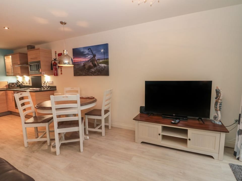 Coastal Retreat, The Bay