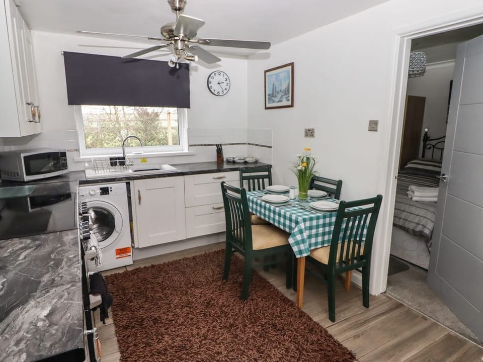 13 Gower Holiday Village