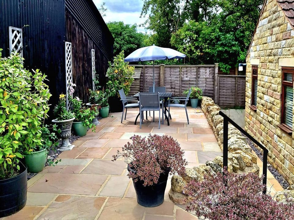 Farm Yard Cottage