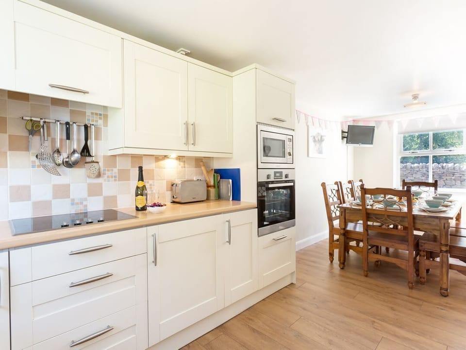 1 Springwater View