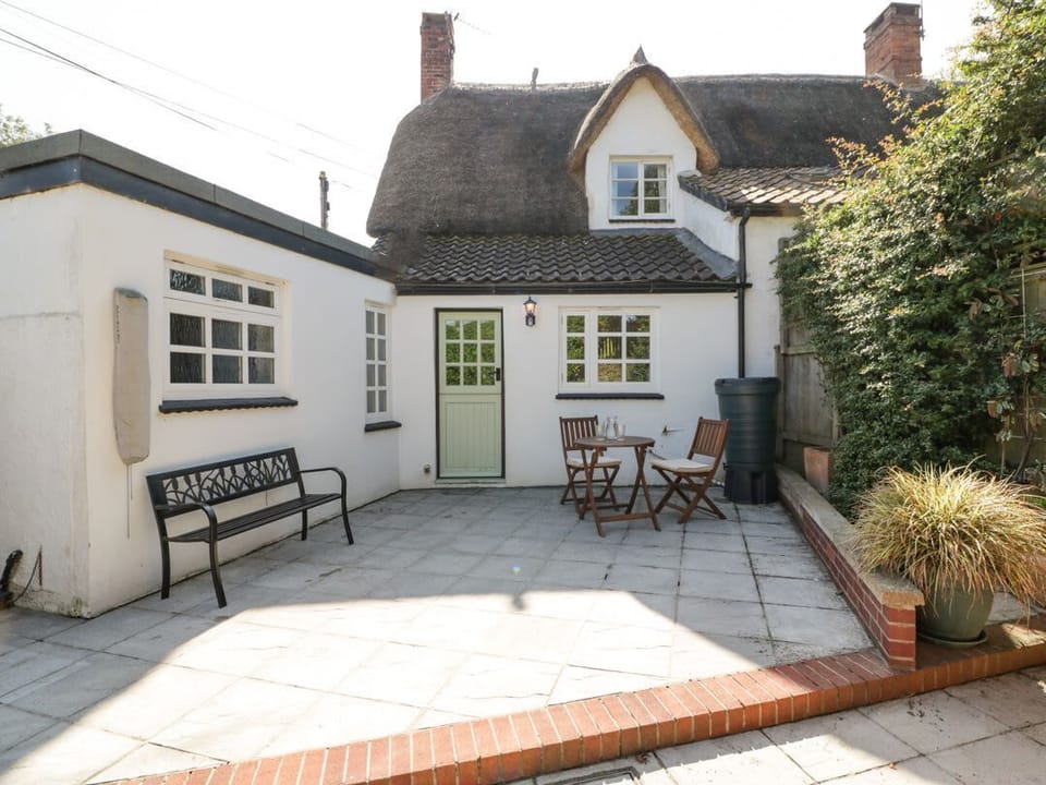 1 Old Thatch